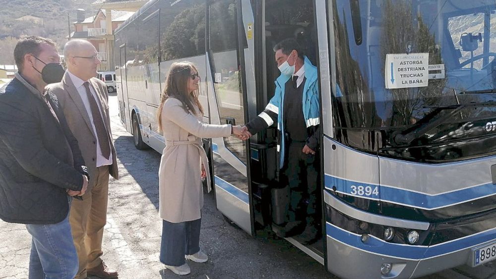 El Transporte Gratuito Llega A 33 Pueblos De La Cabrera