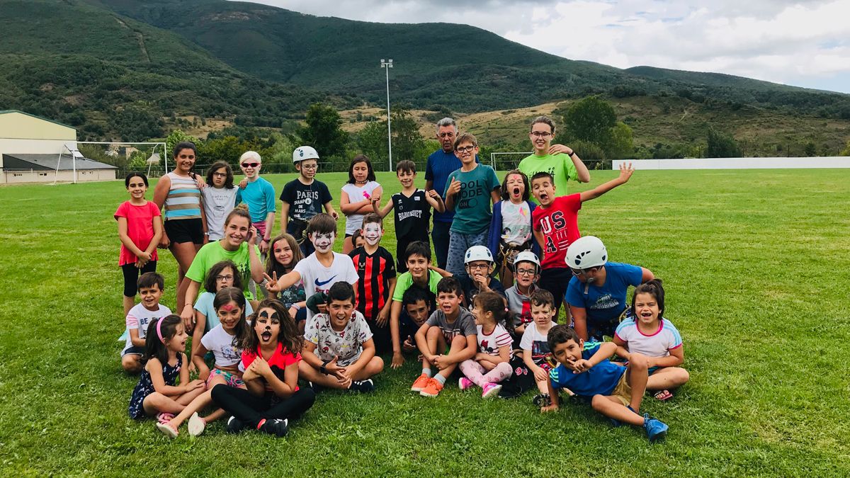 Laciana Natura clausura su primer campamento urbano en Noceda