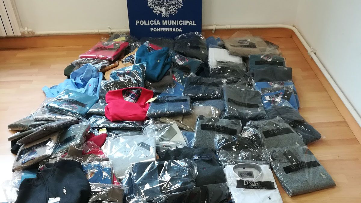 Identificadas dos mujeres por vender ropa falsificada en Ponferrada