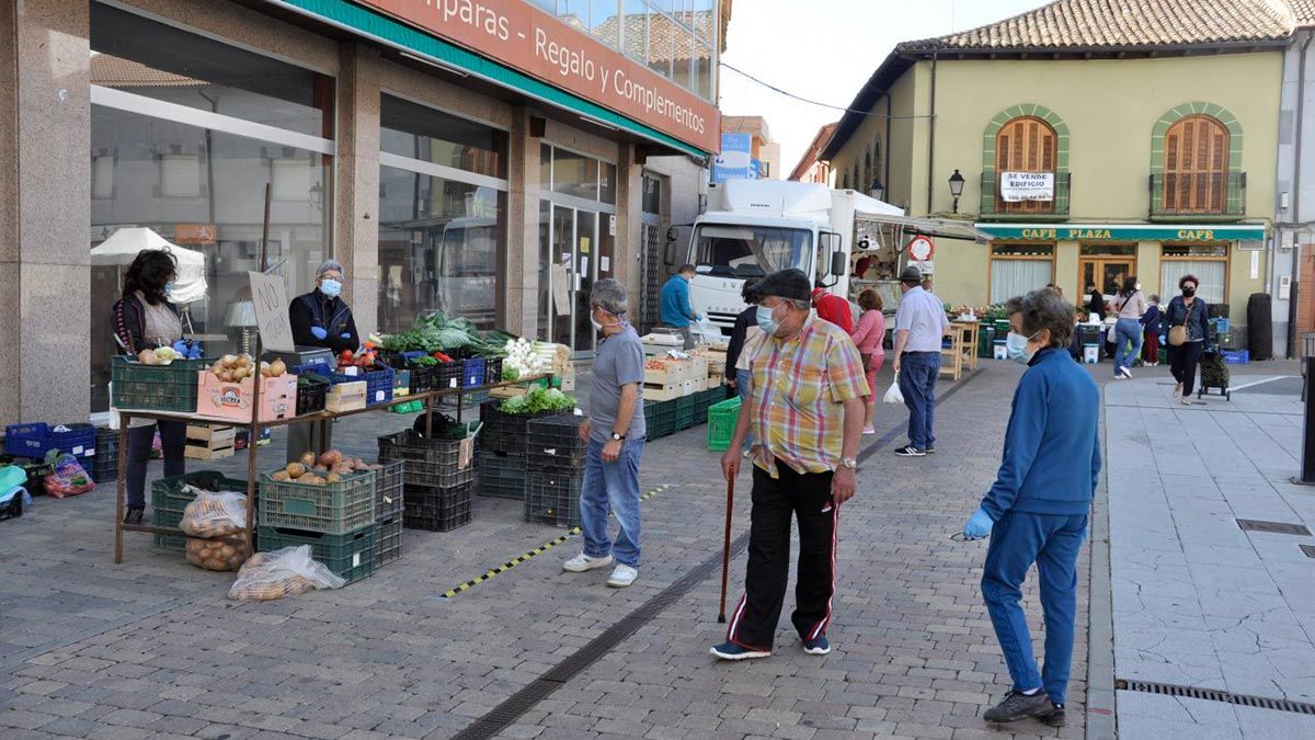 mercadillo-valencia-de-don-juan-24620.jpg