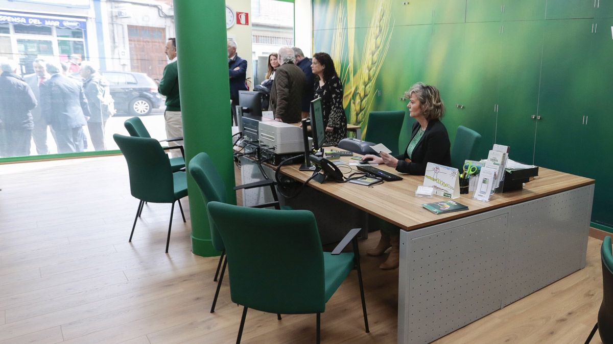 Interior de una oficina de Caja Rural. | L.N.C.