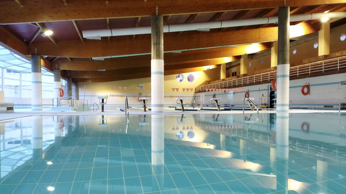 Imagen del interior de las instalaciones de las piscinas climatizadas de El Toralín.