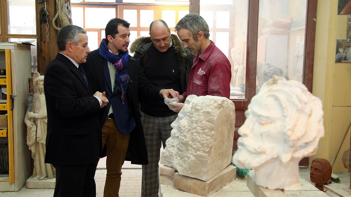 Emilio Gutiérrez y Juan Pablo García Valadés visitaron el Centro de Oficios este miércoles