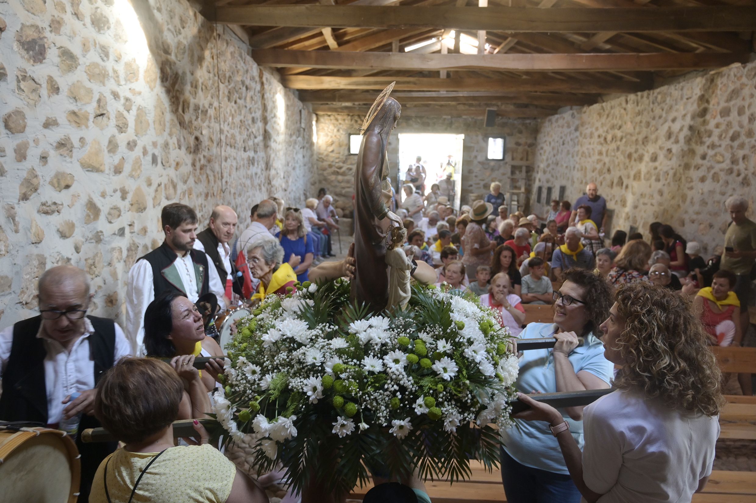 La ermita de Santa Ana se llenó de fieles