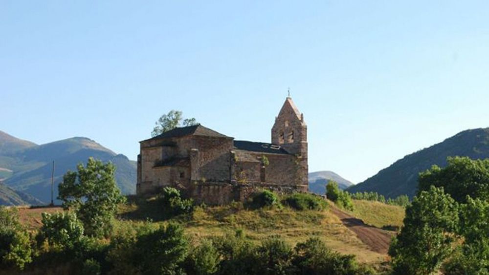 Imagen de la iglesia de San Vicente de Torre de Babia