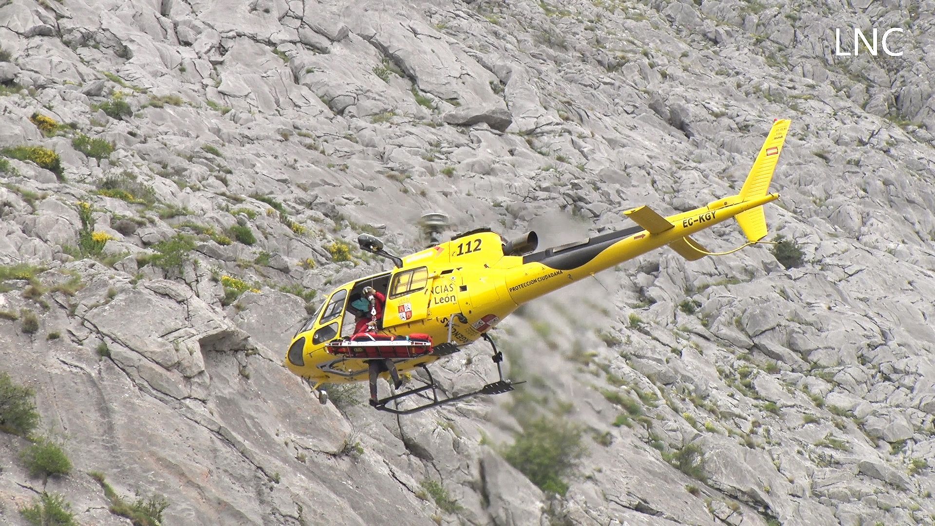 Imagen de archivo de un helicóptero de salvamento de la Junta. | L.N.C.