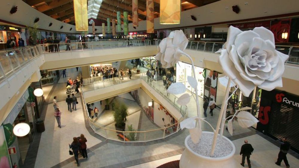 Interior del Centro Comercial El Rosal, donde se instalarán las nuevas firmas.