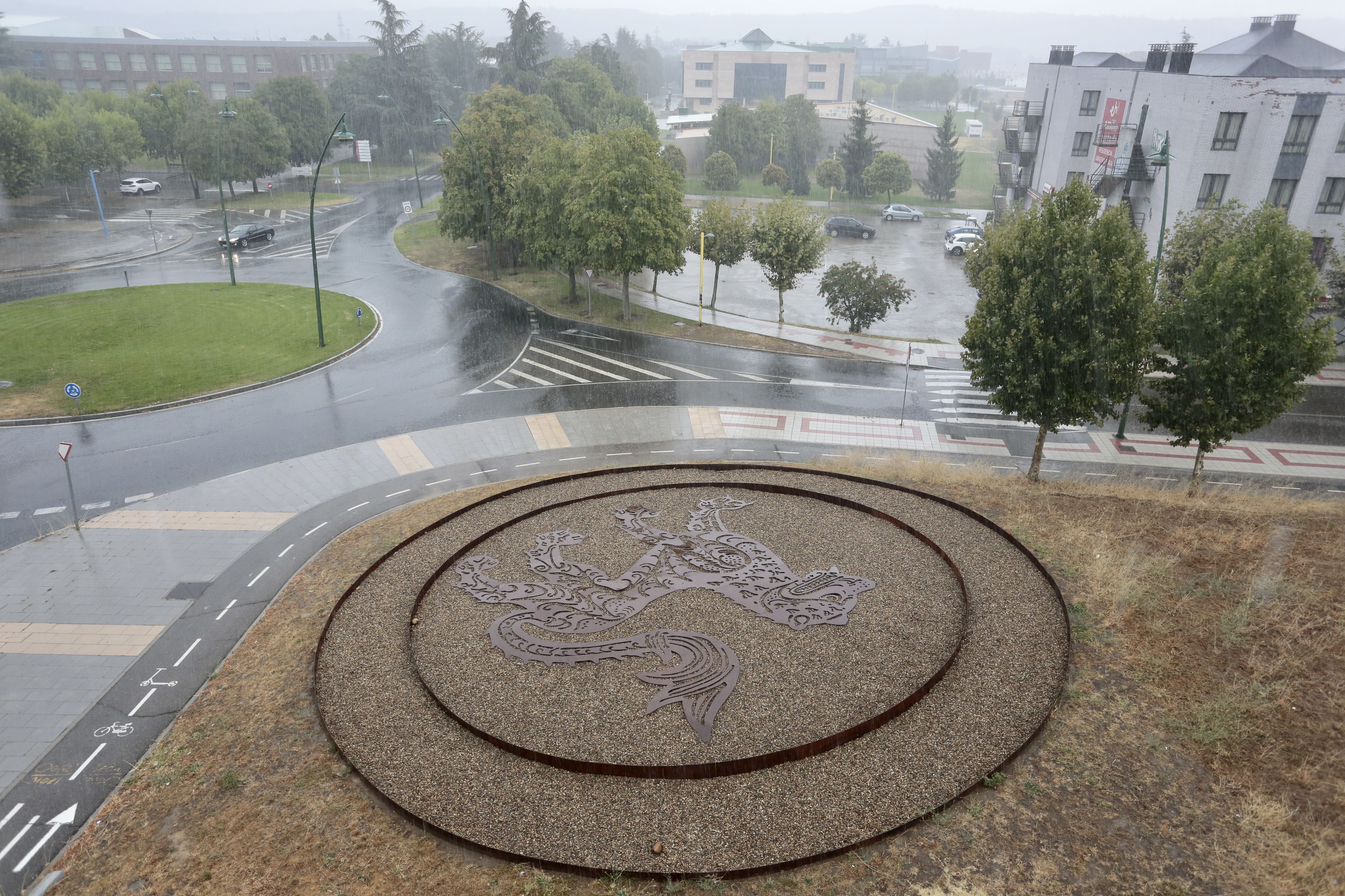 Lluvia en la capital leonesa. | CAMPILLO (ICAL)