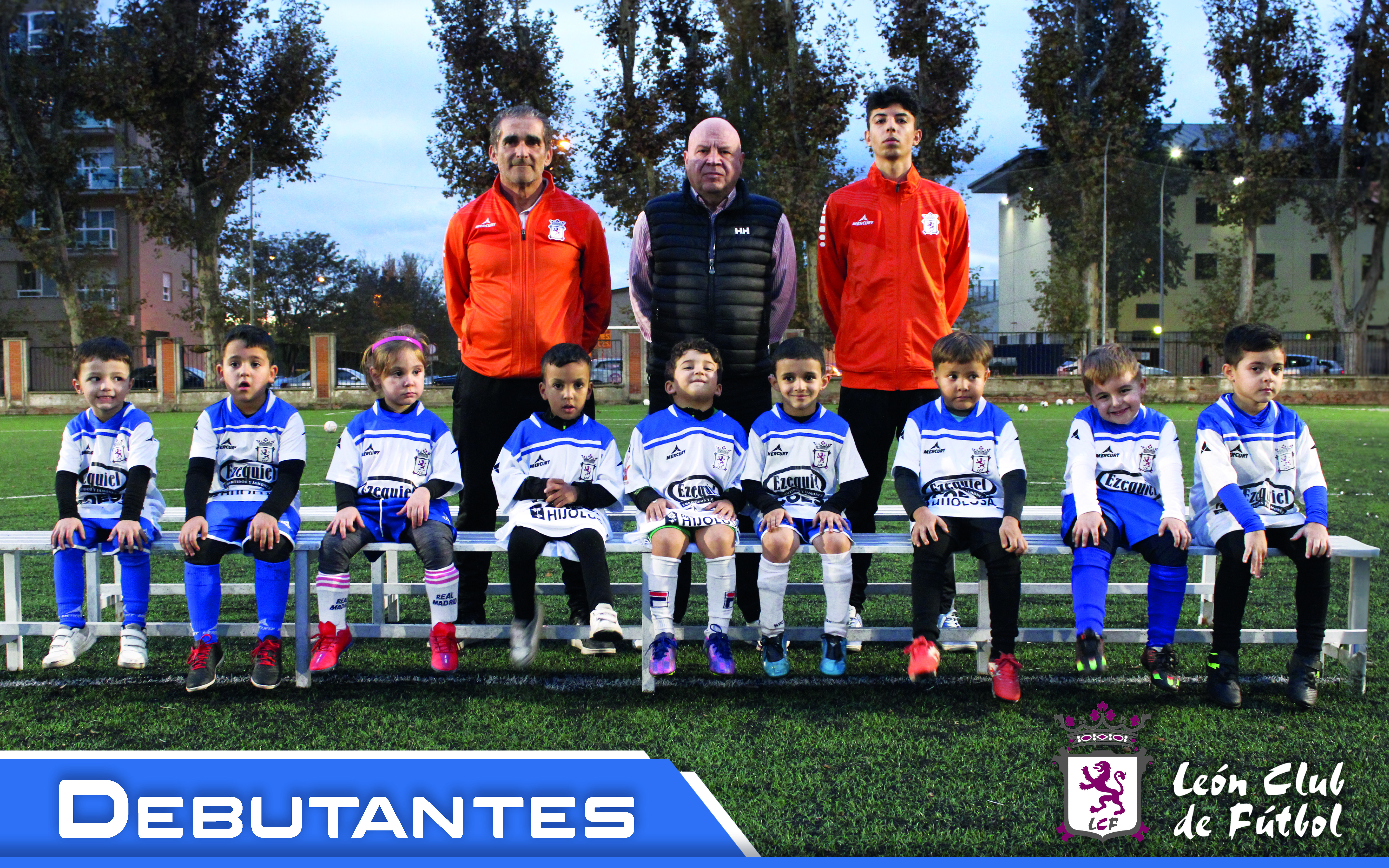 Imagen del equipo de debutantes. | L.N.C.