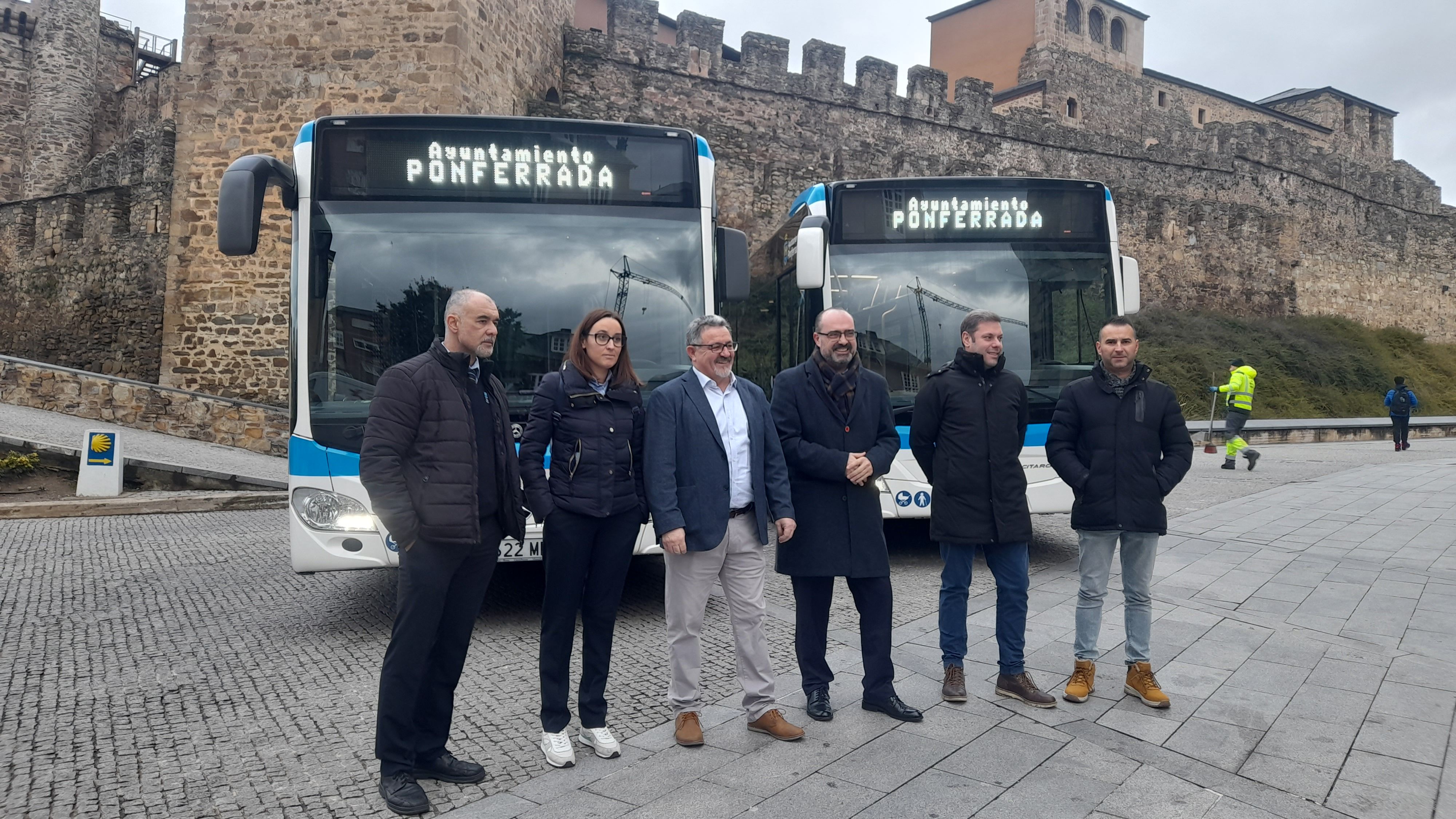 Presentación de los últimos autobuses nuevos para Ponferrada, en foto de archivo. | MAR IGLESIAS
