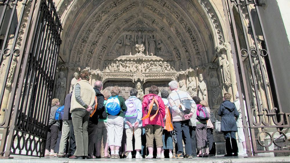 Turistas en la Catedral de León. | MAURICIO PEÑA