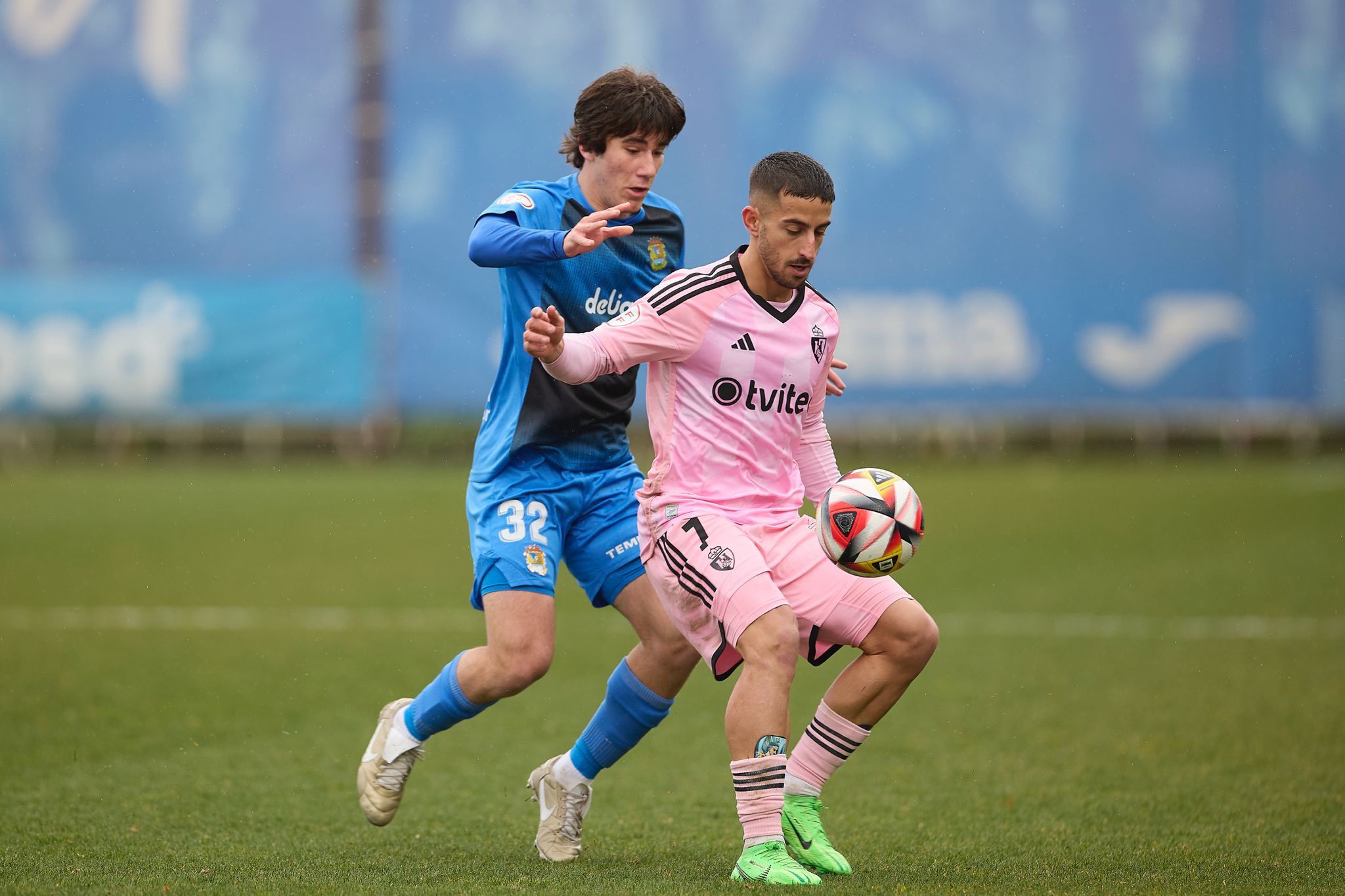 La Deportiva vuelve a caer de manera dolorosa fuera de casa en un partido marcado por el temporal de granizo. | FUENLABRADA