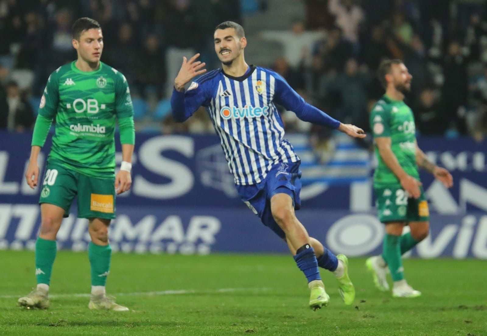 Lancho celebra el primer gol en la épica remontada ante el Arenteiro | SDP