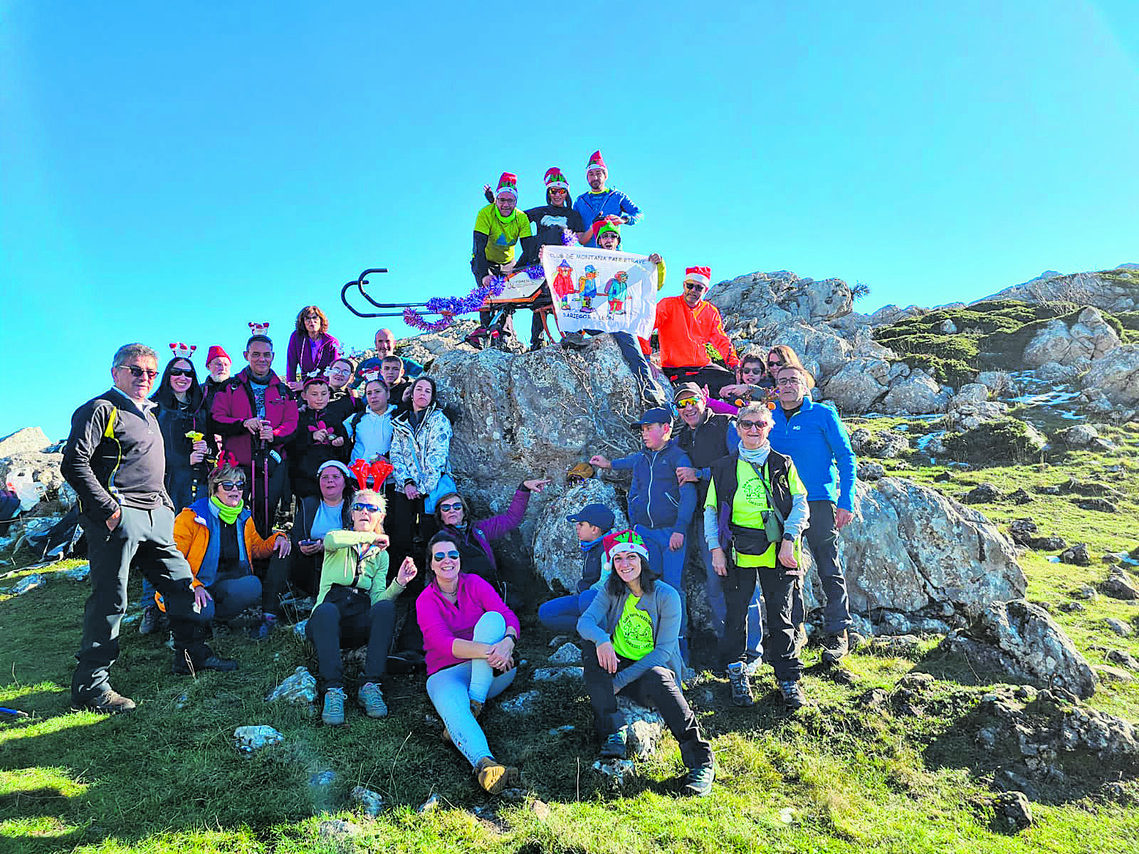 El grupo en la ruta del Belén de Cumbres en diciembre del pasado año. Club de Montaña Pandetrave. | MARCE FERNÁNDEZ