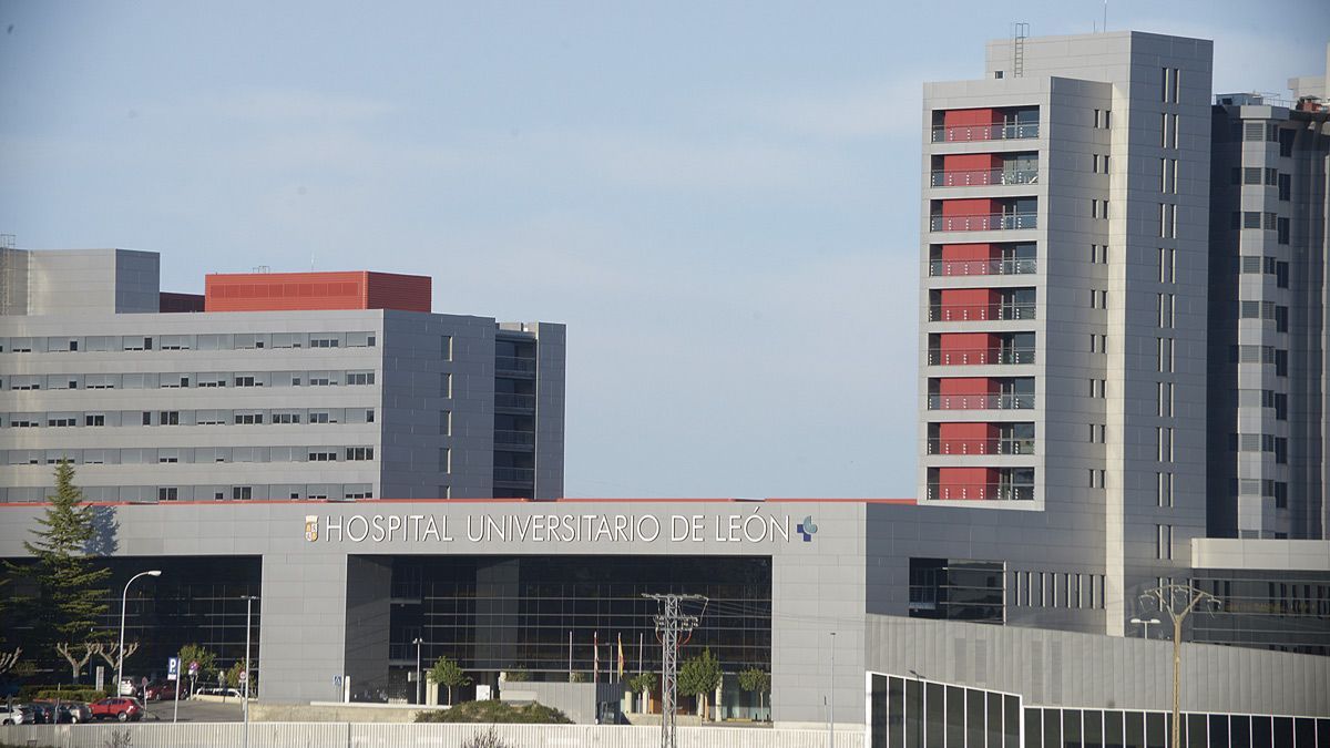 Imagen de archivo del Hospital de León. | MAURICIO PEÑA