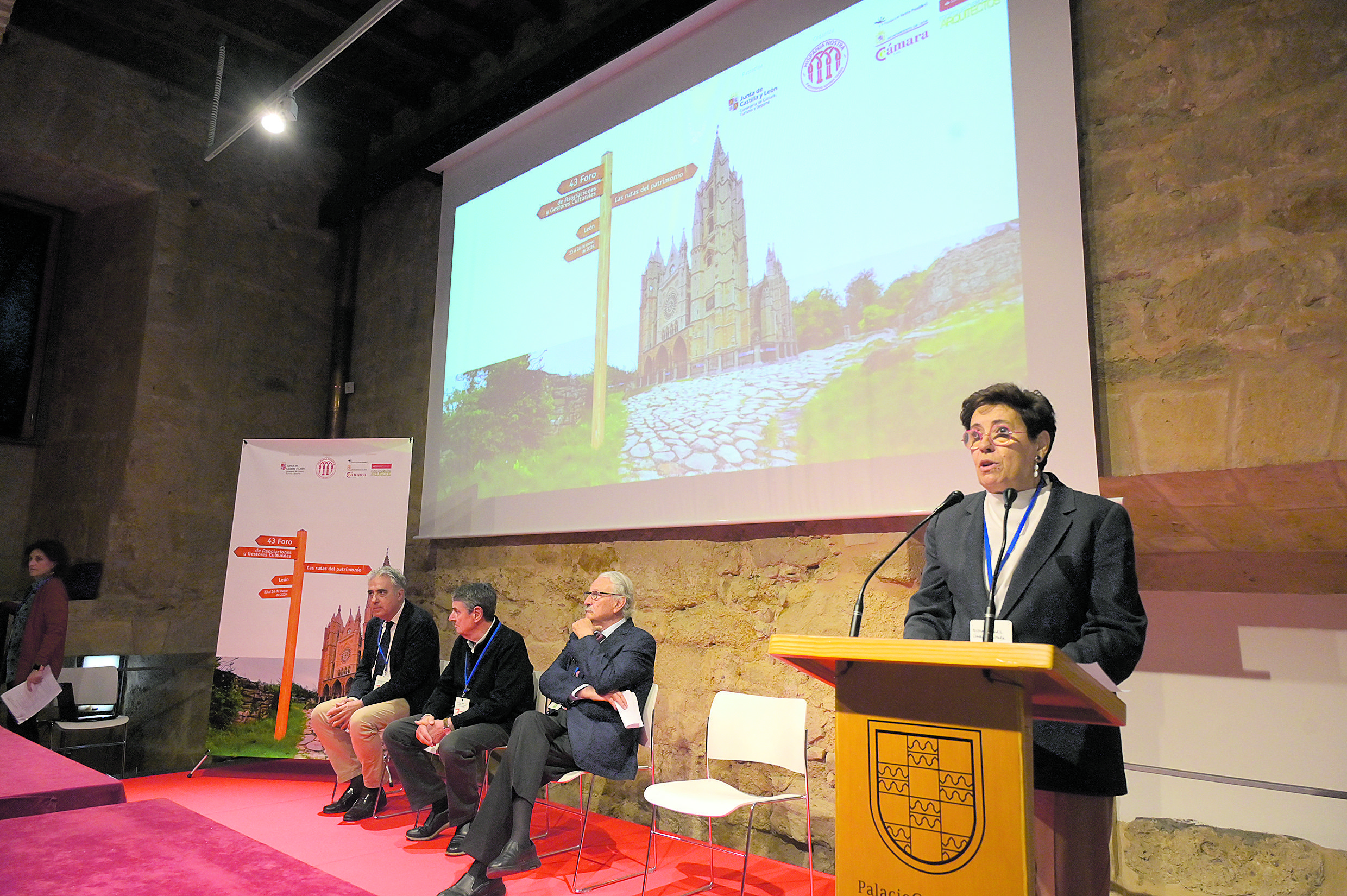 El Palacio del Conde Luna acogió el acto inaugural del 43 Foro de Asociaciones de Hispania Nostra. | MAURICIO PEÑA