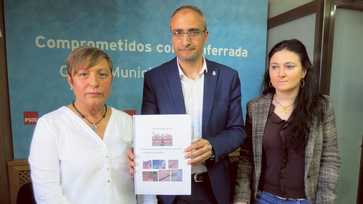 Carmen Morán, Olegario Ramón y Paula Rodríguez, este miércoles en rueda de prensa. | L.N.C.