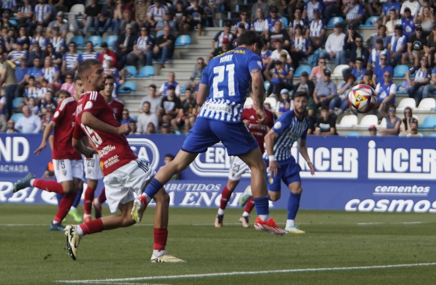 Yeray anotó el primer gol del partido, el primero con la camiseta blanquiazul, pero fue de los primeros cambios siendo el mejor. | SDP