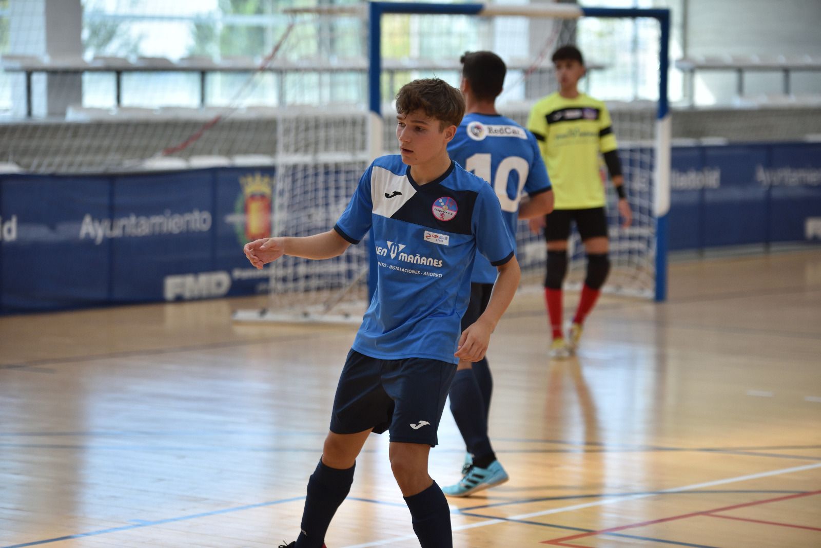 El jugador leonés, en un choque con el juvenil del Trepalio. | L.N.C.