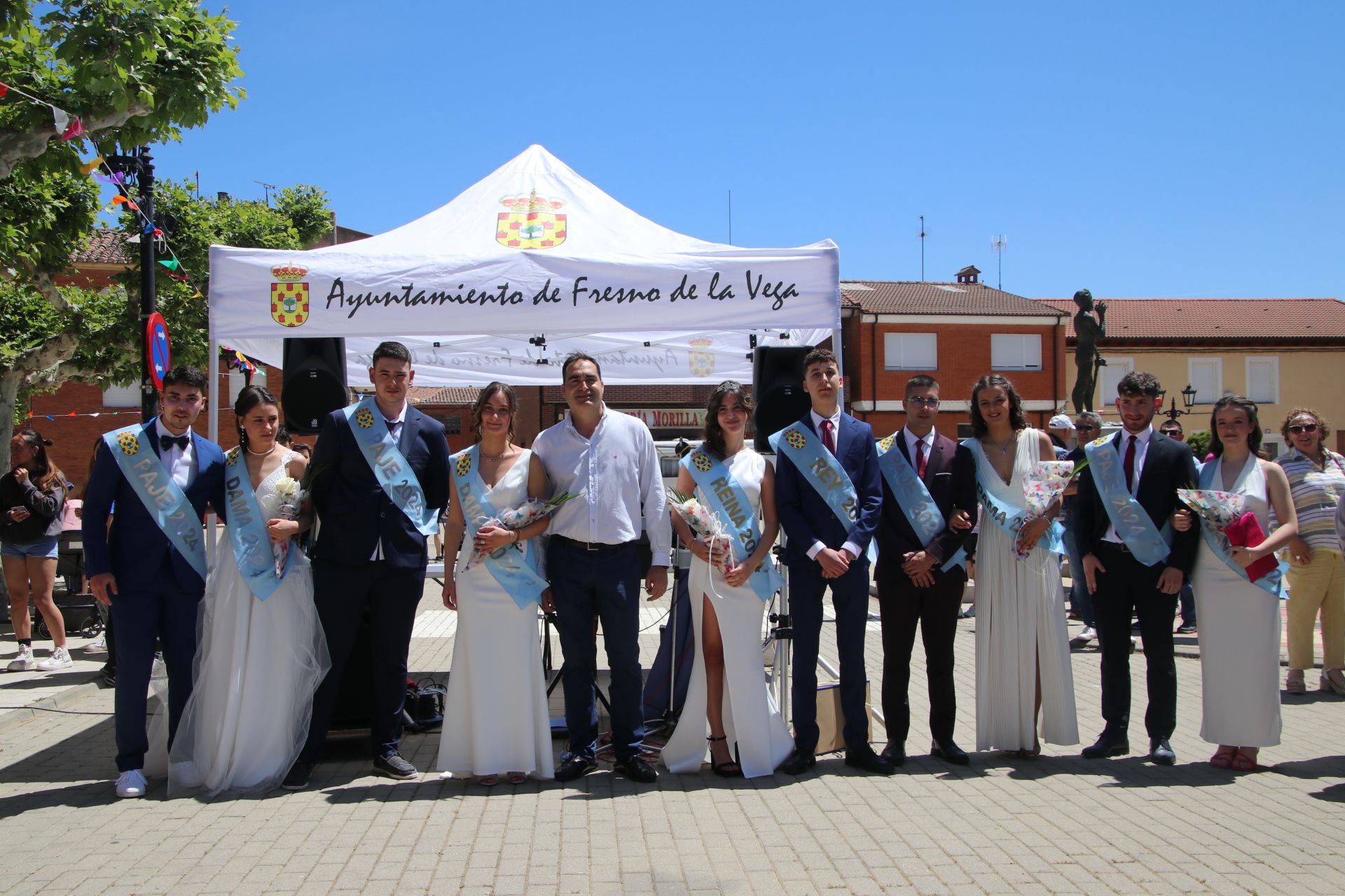Foto de familia de la coronación de las fiestas del Corpus. | L.N.C.