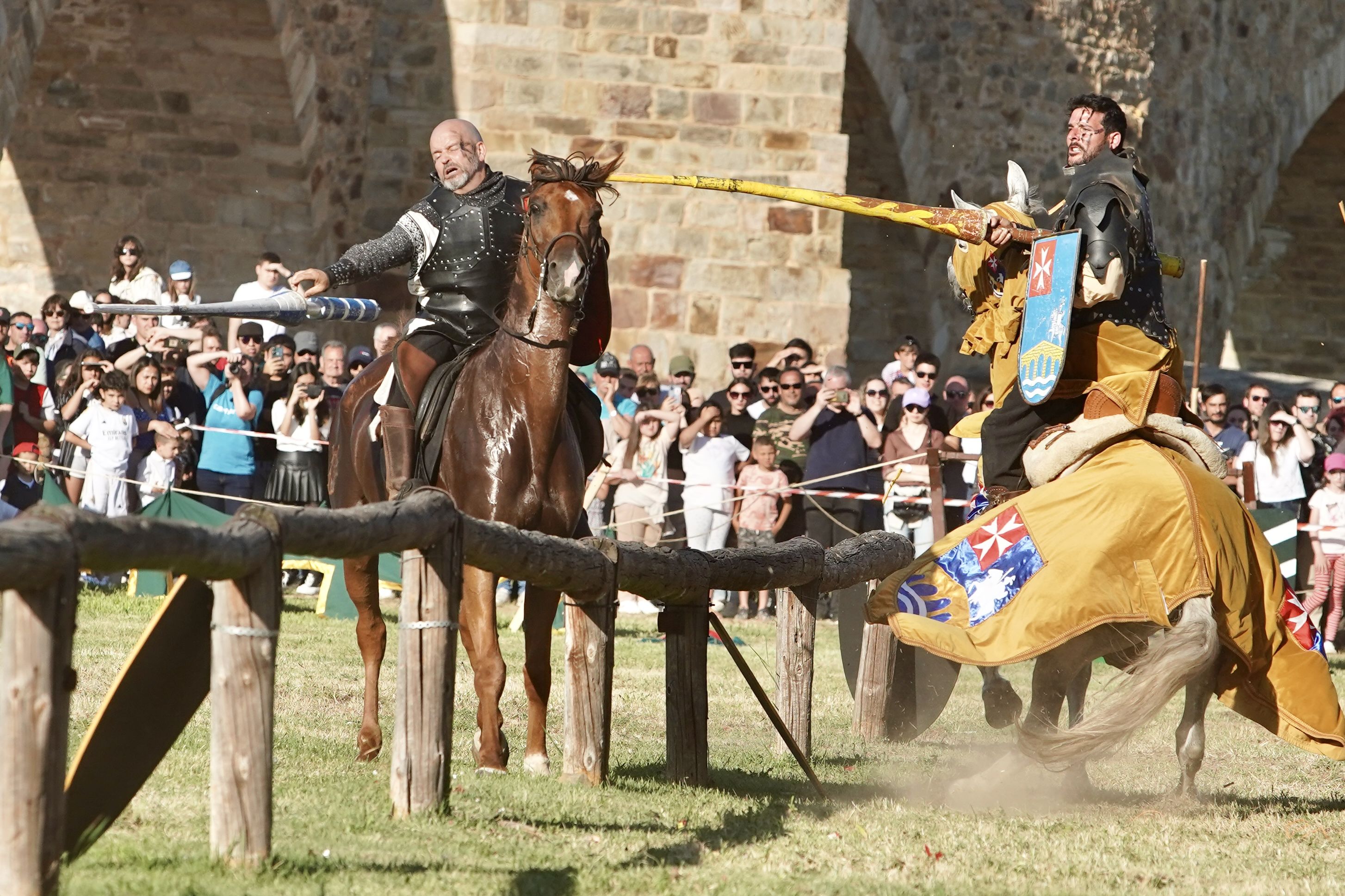 Hospital de Órbigo vivió ayer una nueva jornada medieval con la celebración de la Justas del Passo Honroso.  | CAMPILLO (ICAL)