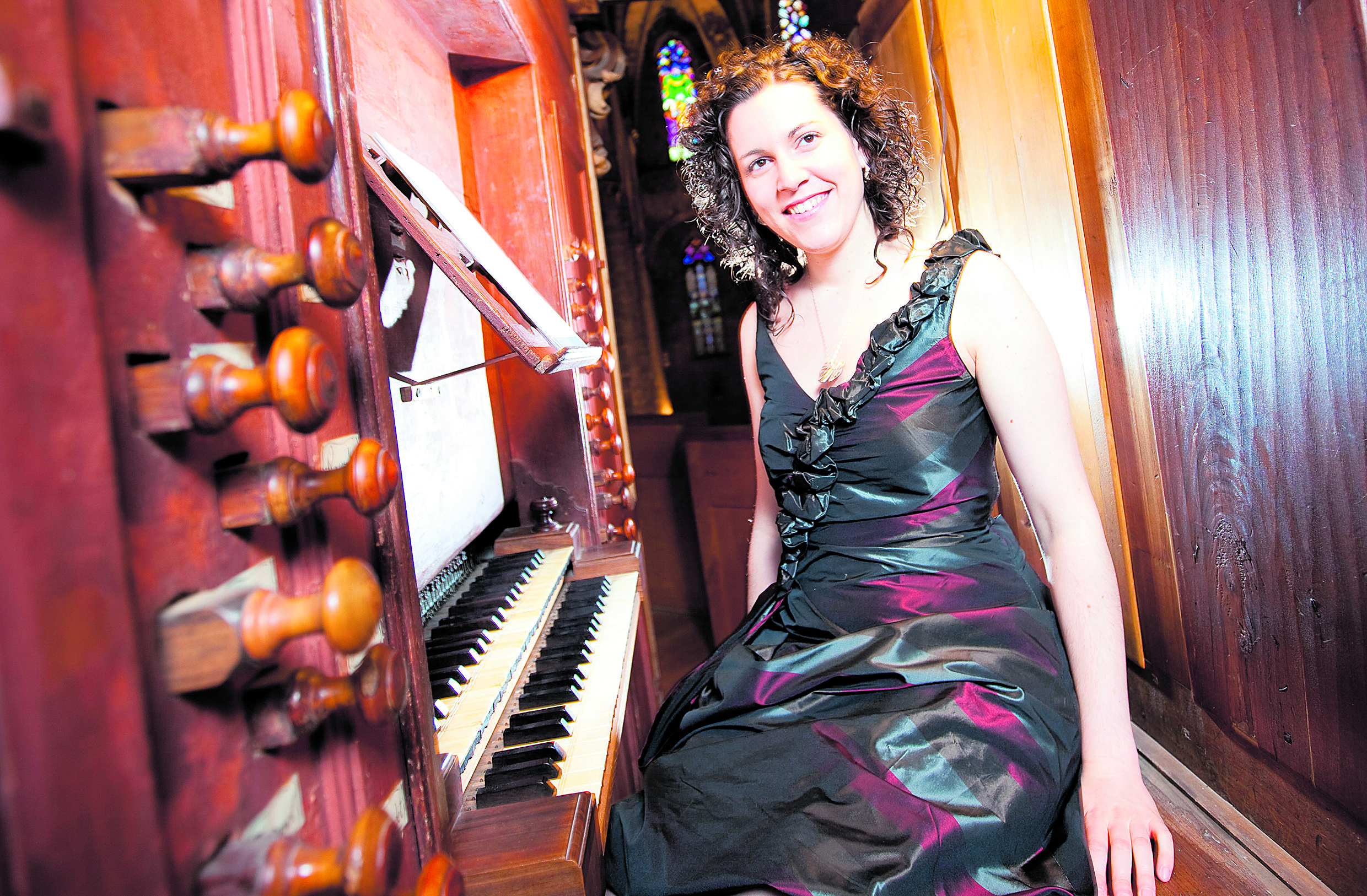 La organista Ana Aguado celebra su concierto en la Iglesia de Santa Marina la Real este viernes.