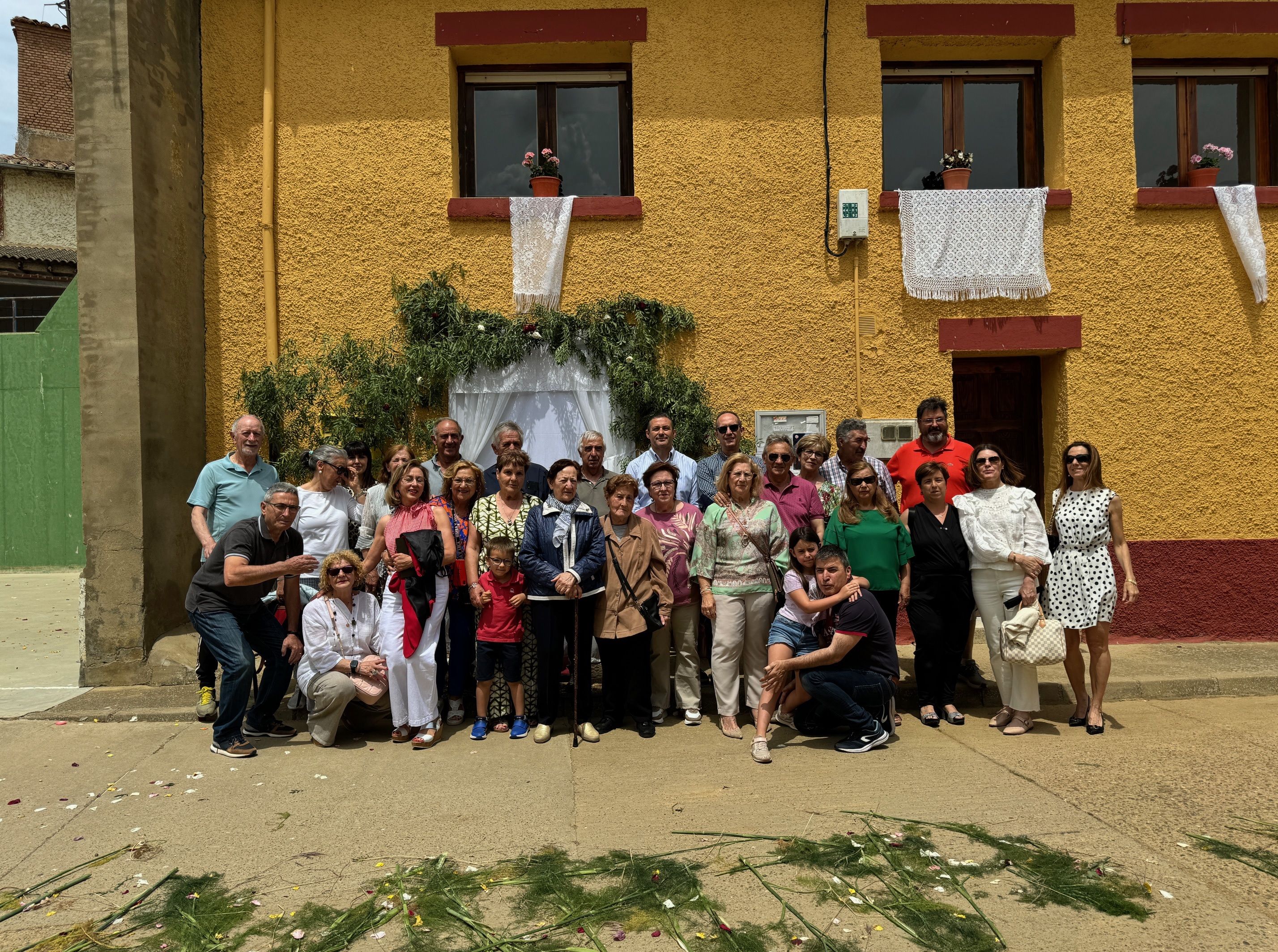 Foto de familia de la Asociación Santa Cecilia de Gusendos de los Oteros. | L.N.C.