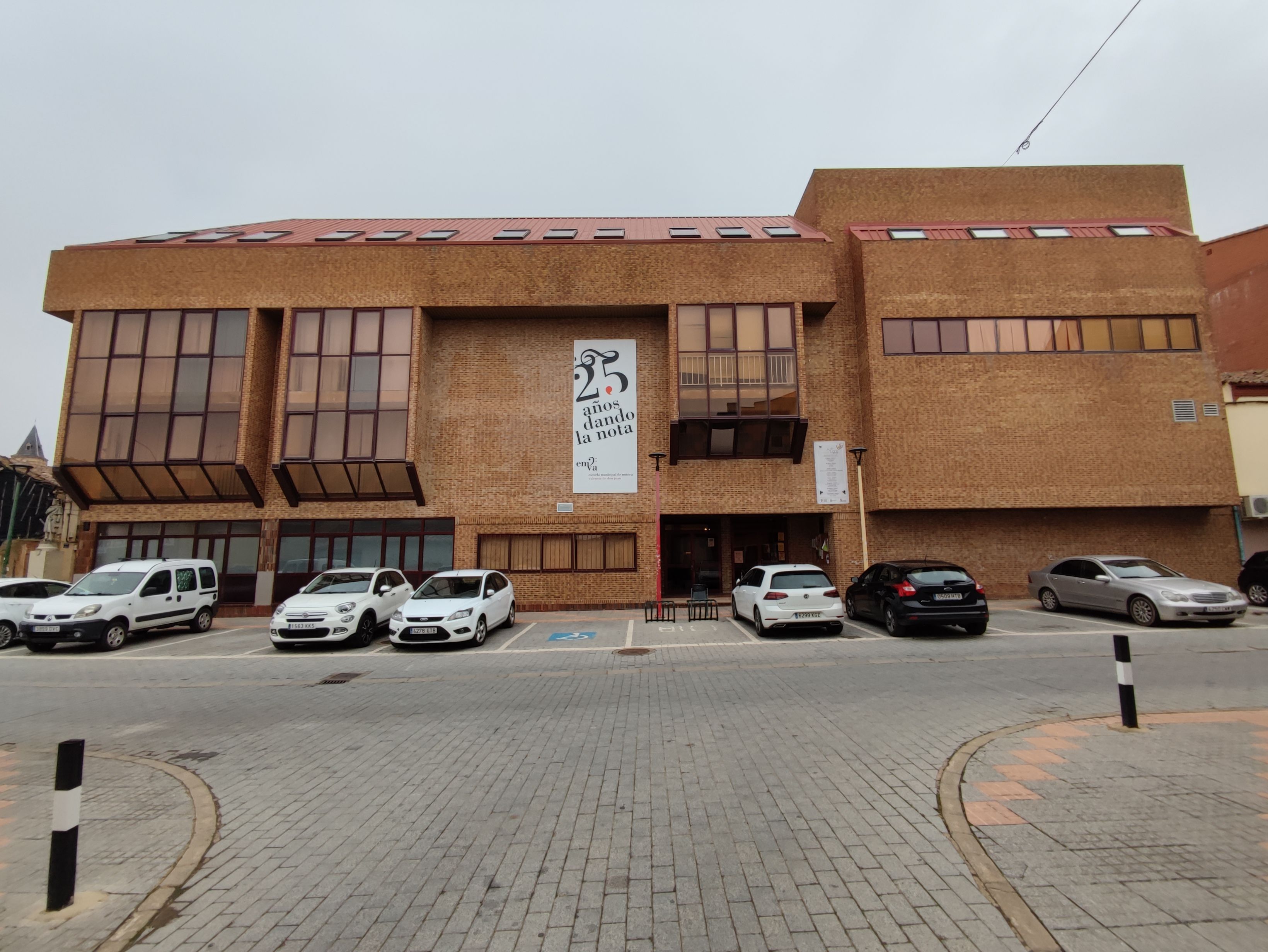 Vista del estado actual de la Casa de Cultura de Valencia de Don Juan. | A. RODRÍGUEZ