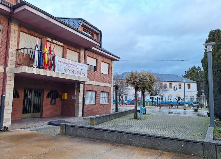 Ayuntamiento de Folgoso de la Ribera. | Google Street View