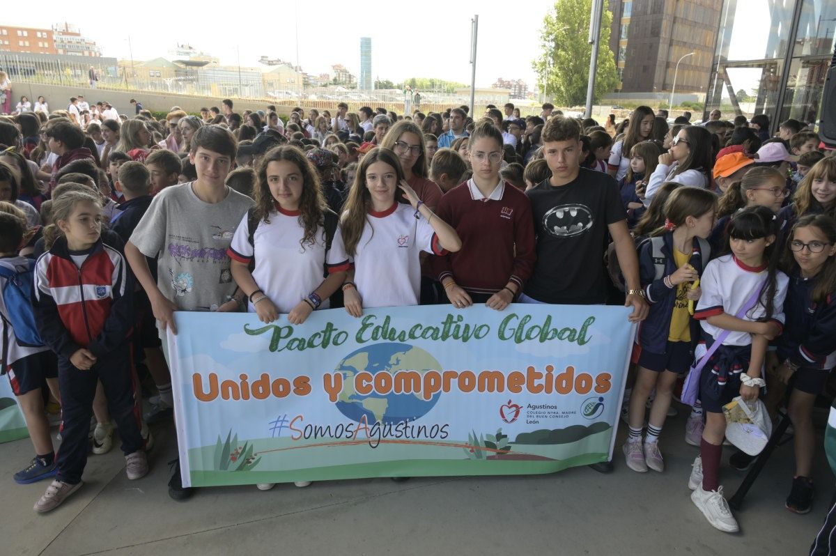 Marcha solidaria por el pacto educativo 22