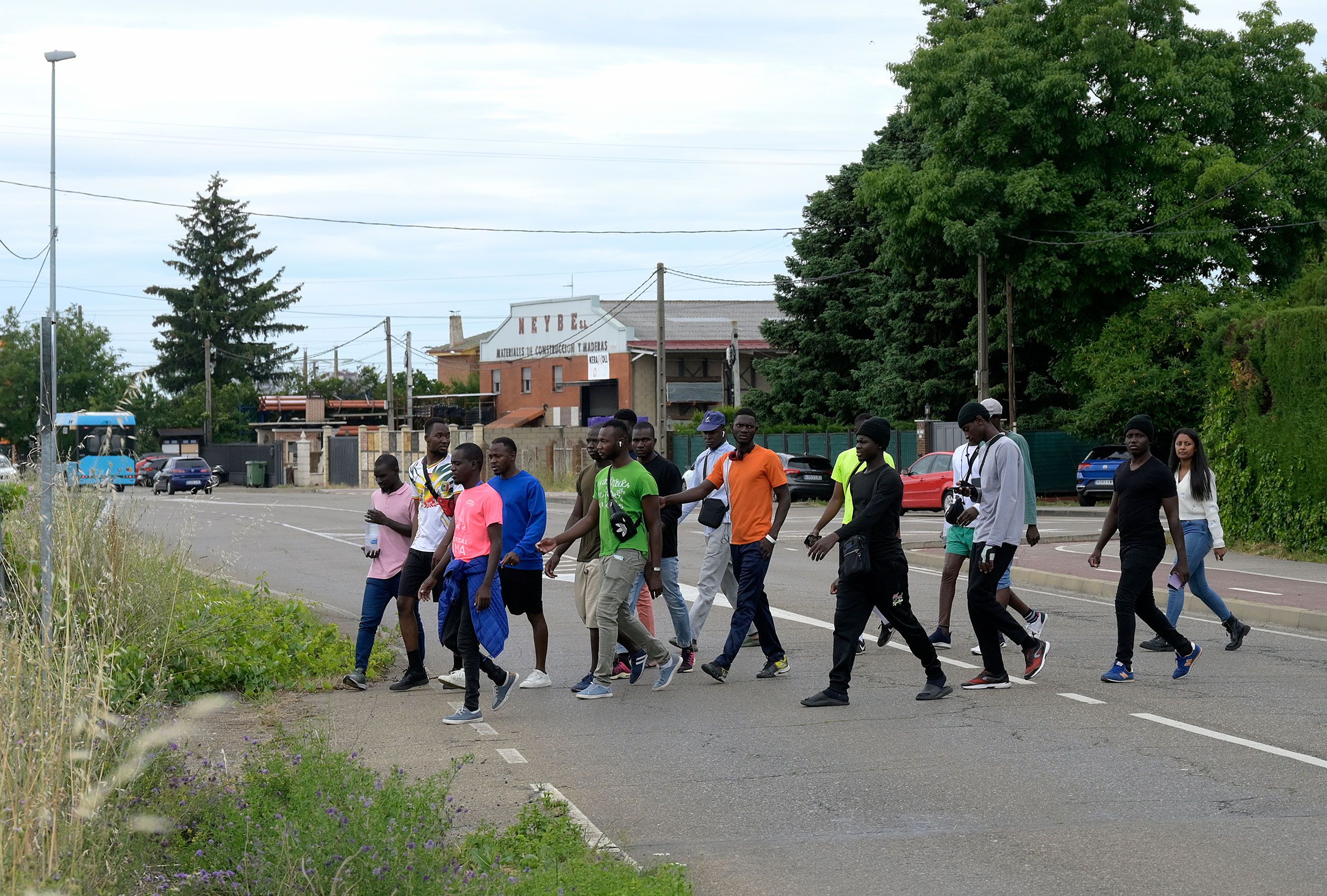 Migrantes en el Chalé del Pozo, donde se encuentra un centro similar al que se abrirá ahora en San Andrés. | MAURICIO PEÑA