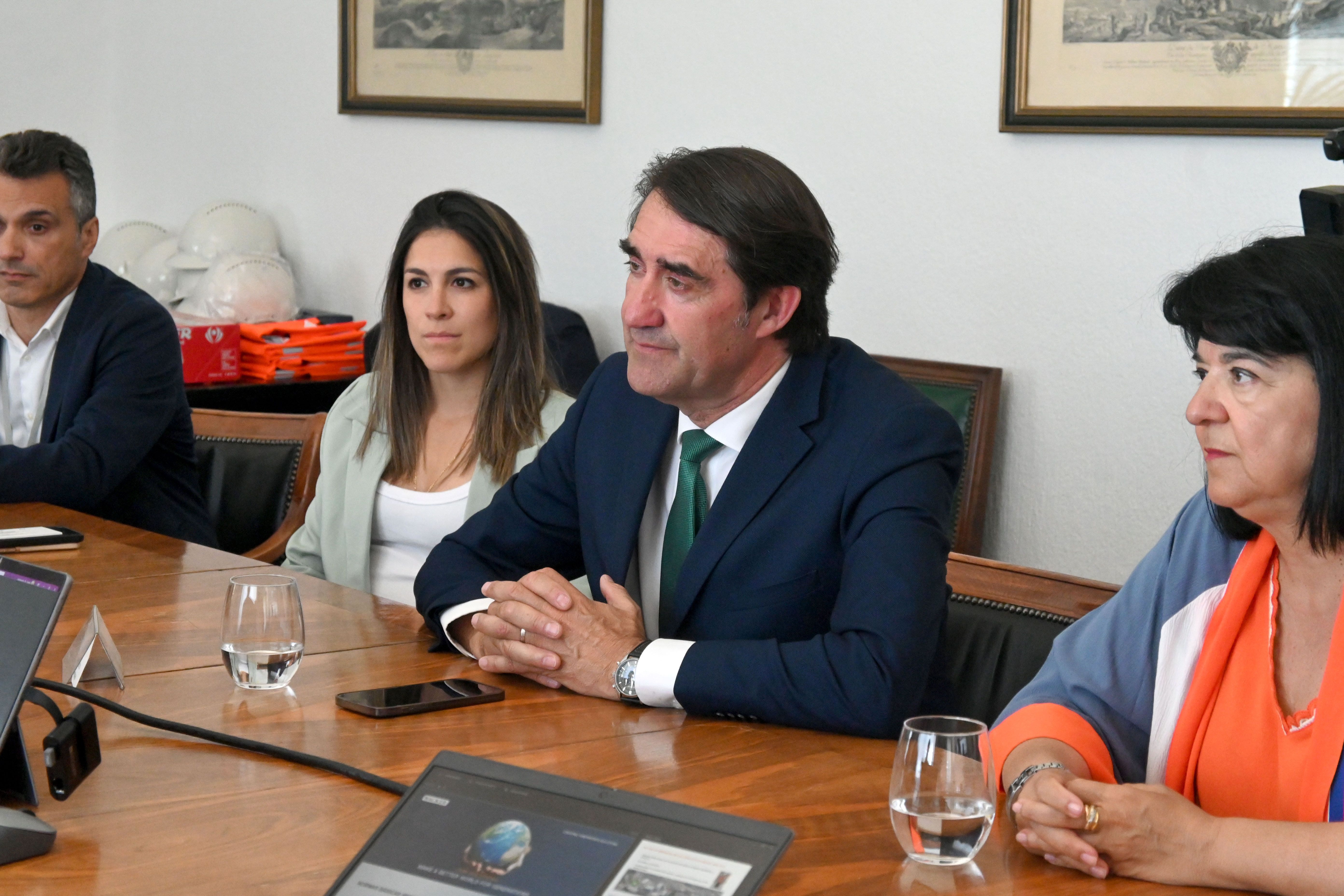 Suárez-Quiñones durante su visita de este martes a ADL Biopharma. | L.N.C.