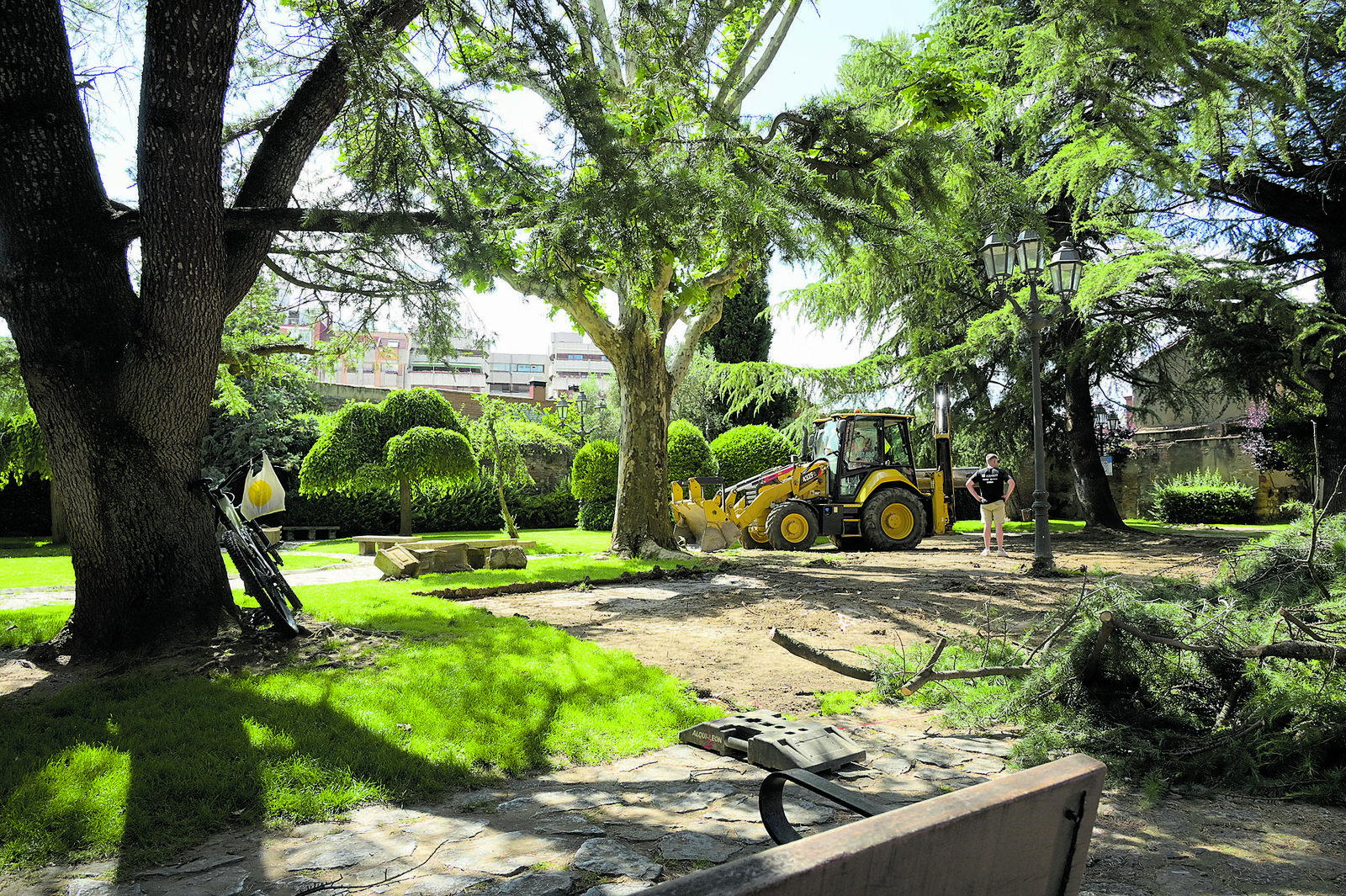 Inicio de las obras de remodelación del jardín del Cid. | MAURICIO PEÑA