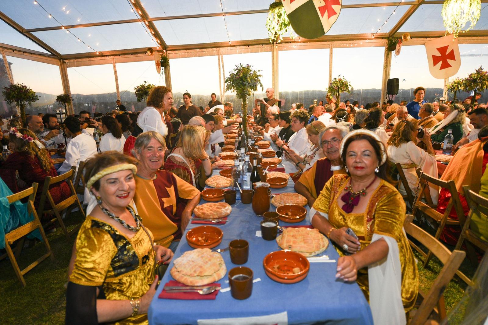 Los invitados durante la Cena Templaria