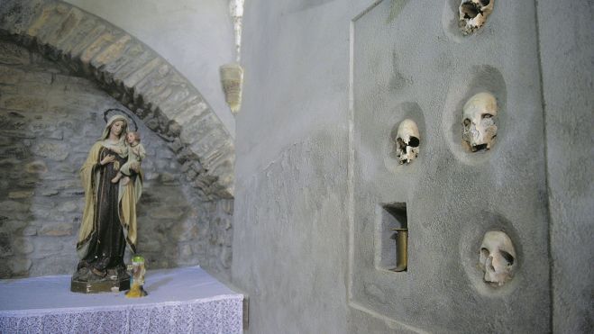 Las calaveras ‘en cruz’ de Vaillalfeide se mantienen bien conservadas desde su reciente descubrimiento. | MAURICIO PEÑA