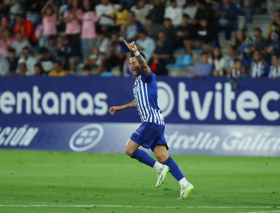 Pol Llonch celebrando su primer gol con la Deportiva | SDP