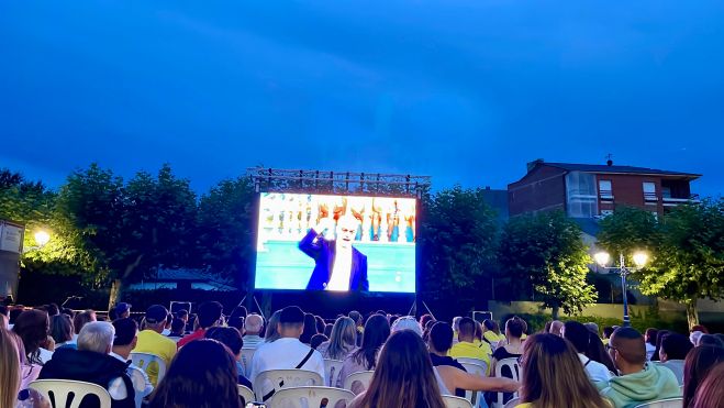 La plaza Santa Bárbara acogió la emisión del programa. | L.N.C.