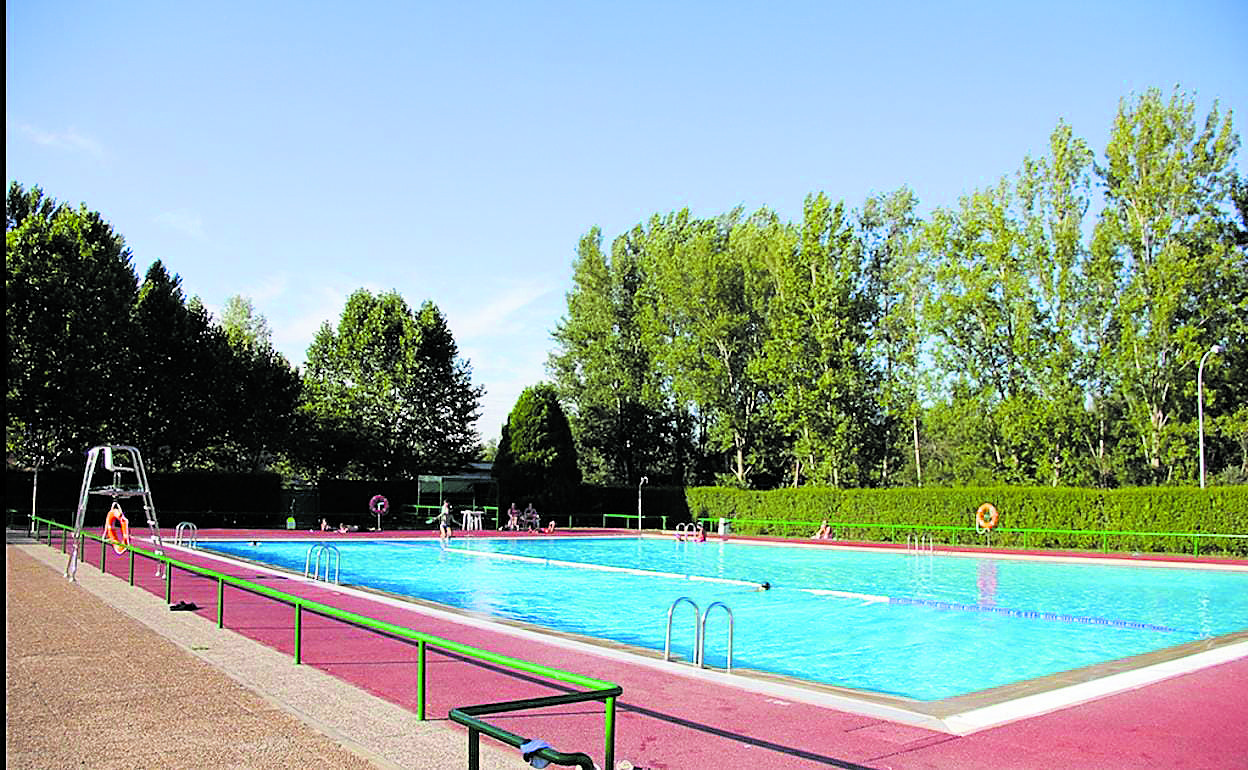 Veguellina cuenta con unas de las mejores instalaciones acuáticas y deportivas de la provincia. | AYTO. VILLAREJO