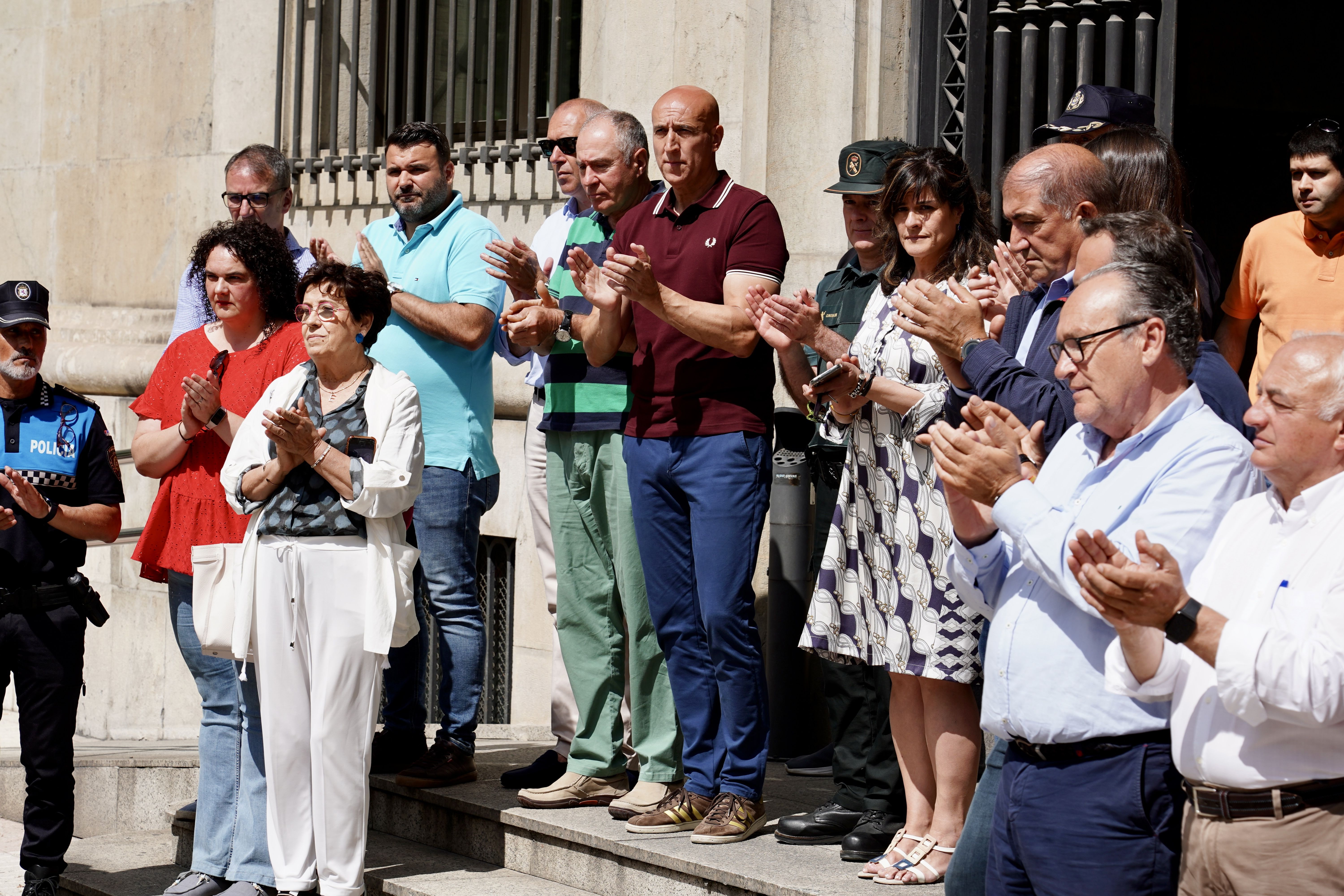 Minuto de silencio en León por las últimas víctimas de violencia de género. | CAMPILLO (ICAL)