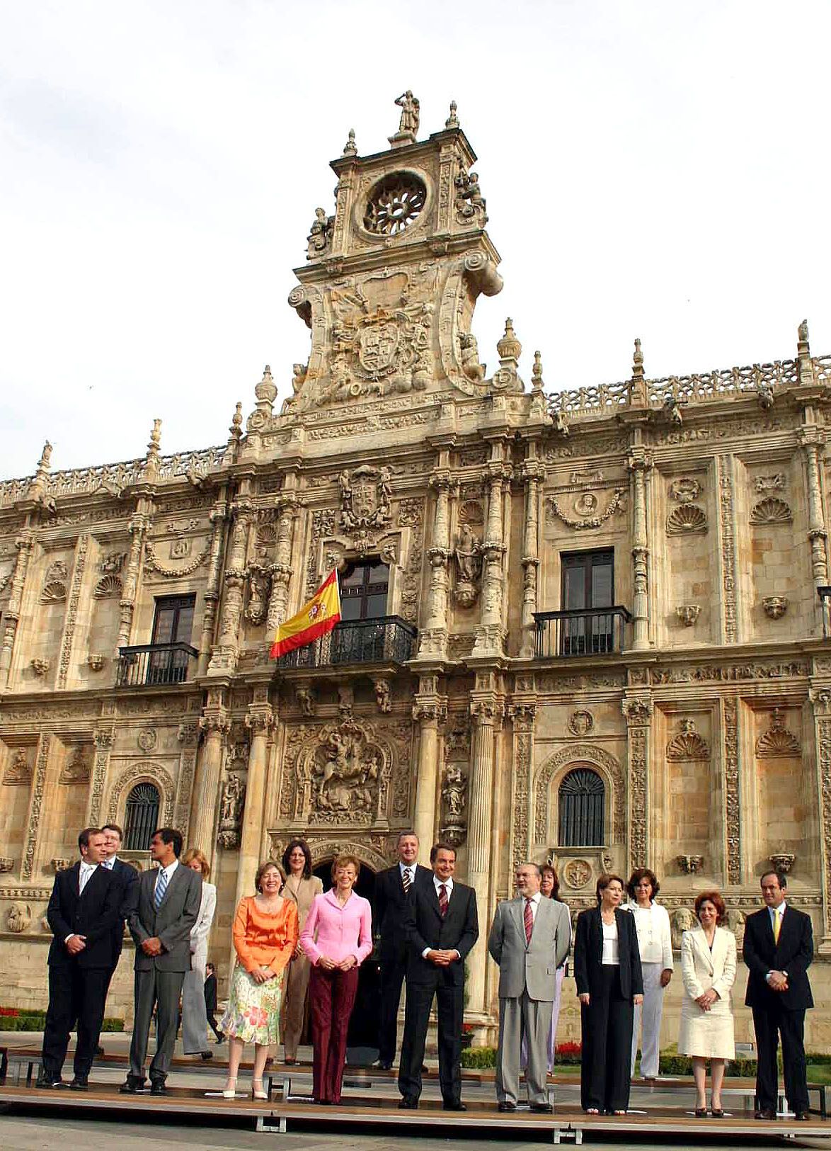 Foto de familia de los integrantes del Consejo de Ministros en San Marcos. | PEIO GARCÍA (ICAL)