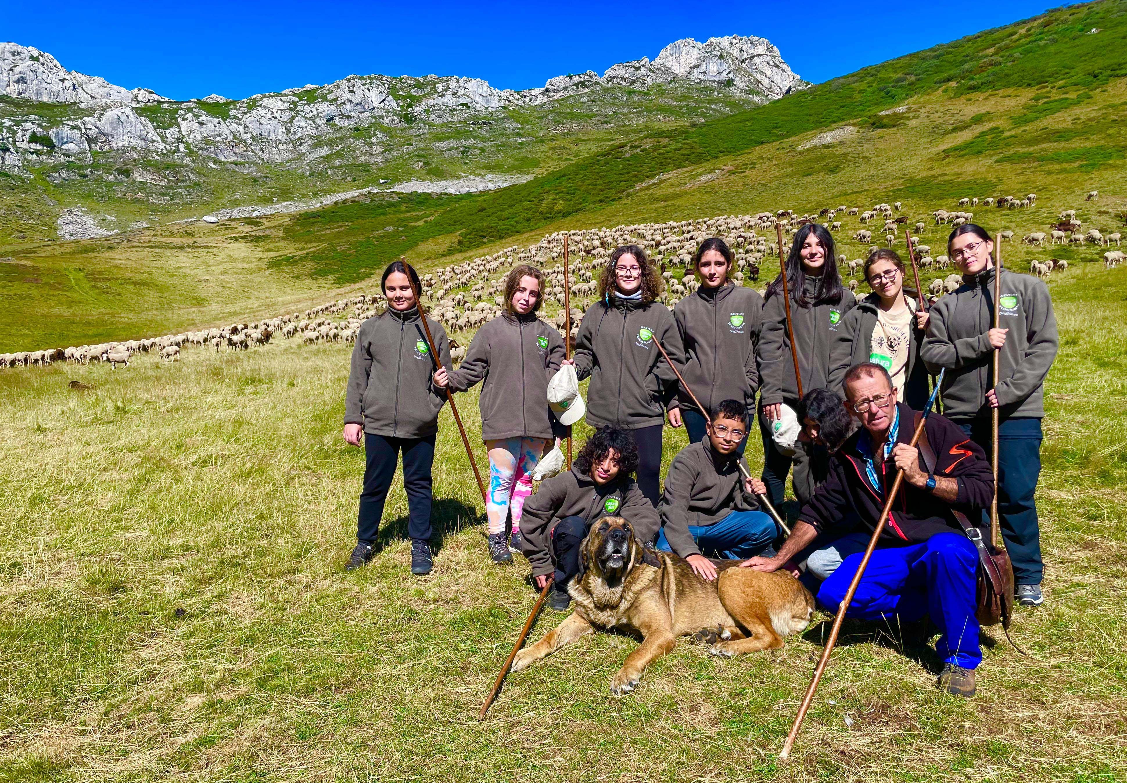 Jóvenes participantes en la Aventura Trashumante, en Babia. | L.N.C.