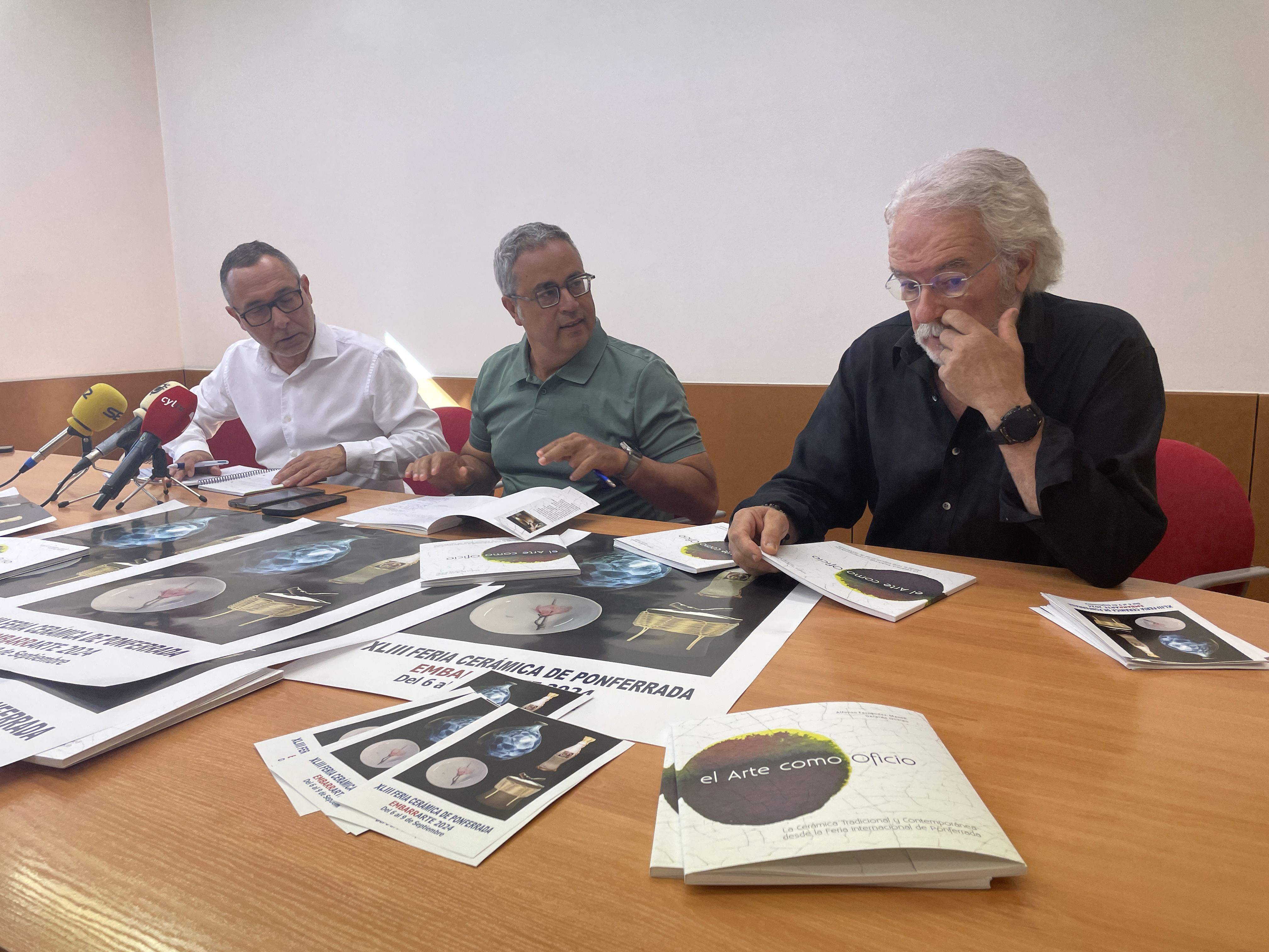 Carlos Cortina, Alfonso Fernández-Manso y Gerardo Queipo presentando la feria. | Javier Fernández