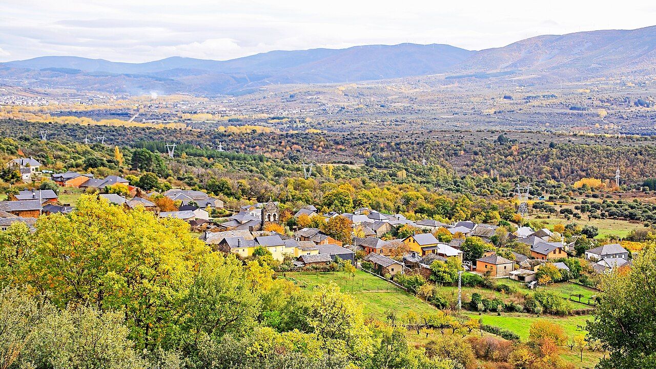 Panorámica del pueblo de Cobrana .