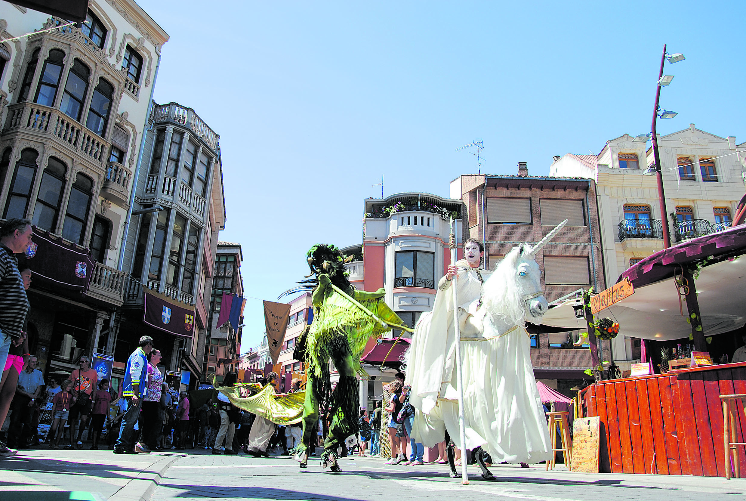 El mercado medieval se adelanta este año a las fiestas patronales. |ABAJO