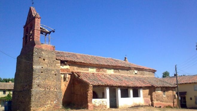 Iglesia de San Martín, localizada en Conforcos, pedanía de Laguna de Negrillos. | L.N.C.