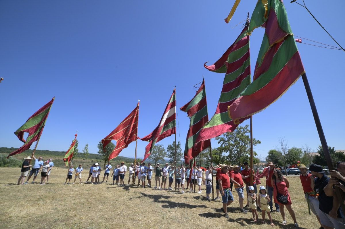 Rueda del Almirante reunio los pendones de la comarca 06