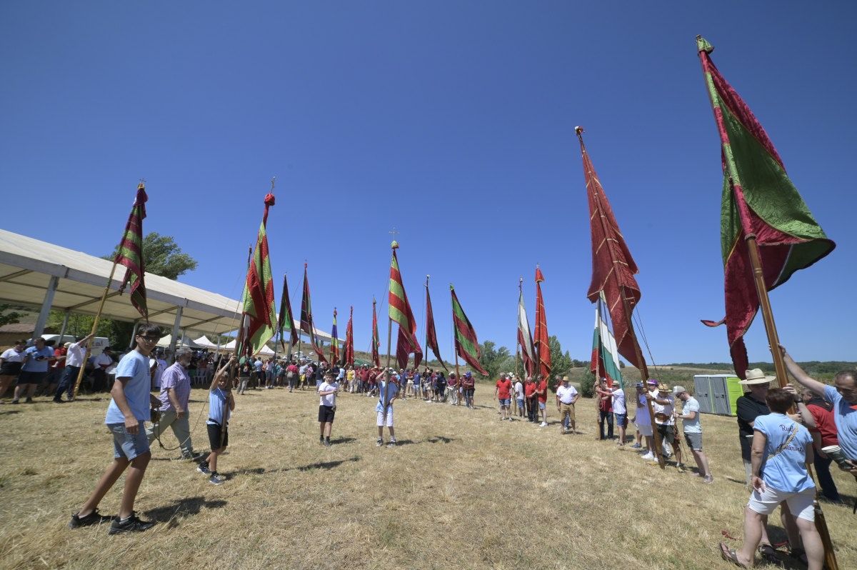 Rueda del Almirante reunio los pendones de la comarca 08