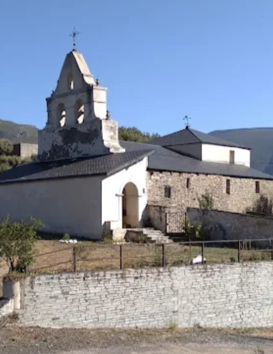 Iglesia de Yebra, que se comenzará a reparar con lo que se saque de la marcha.