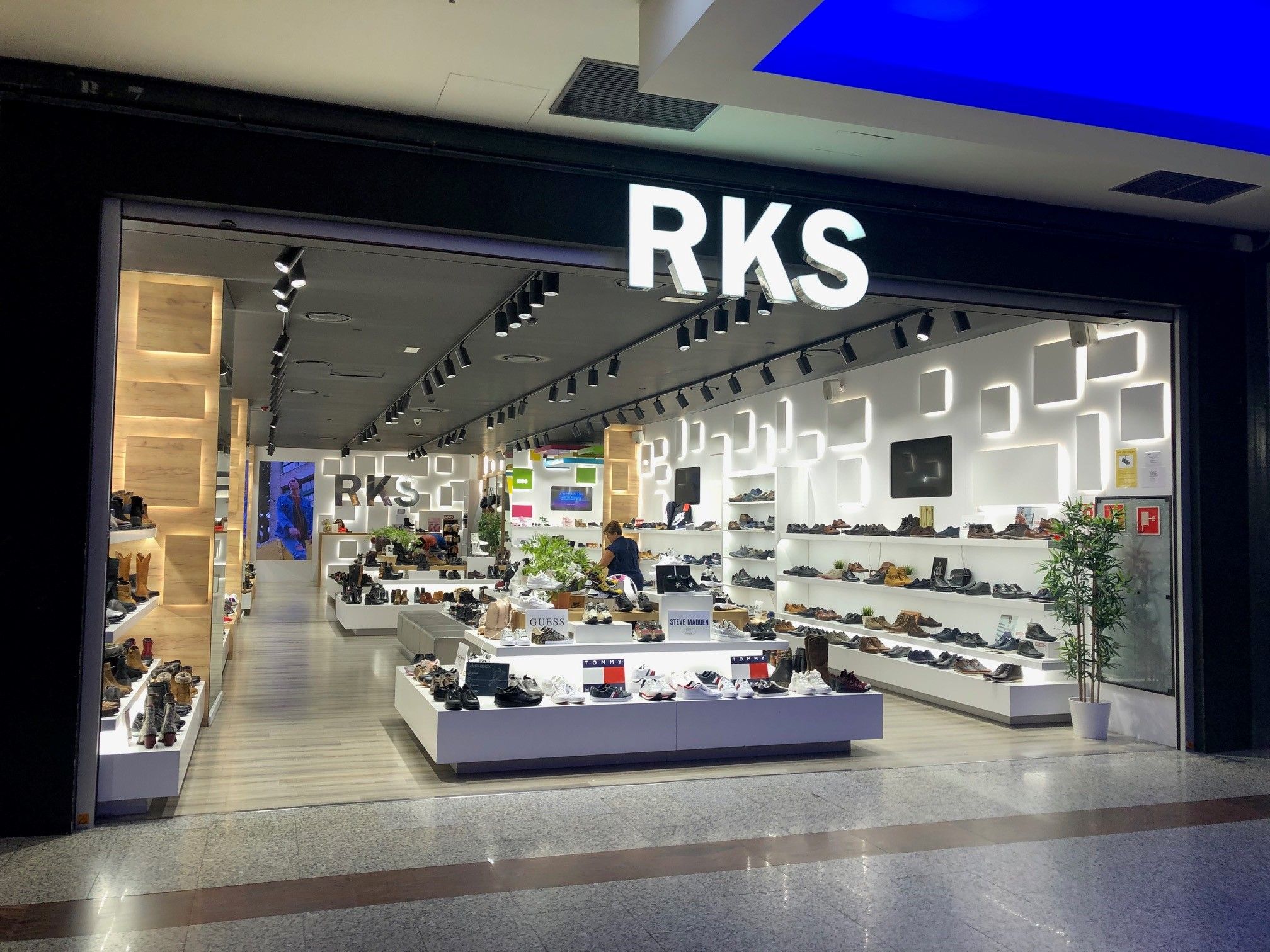 Una de las tiendas de RKS. | RKS Shoes