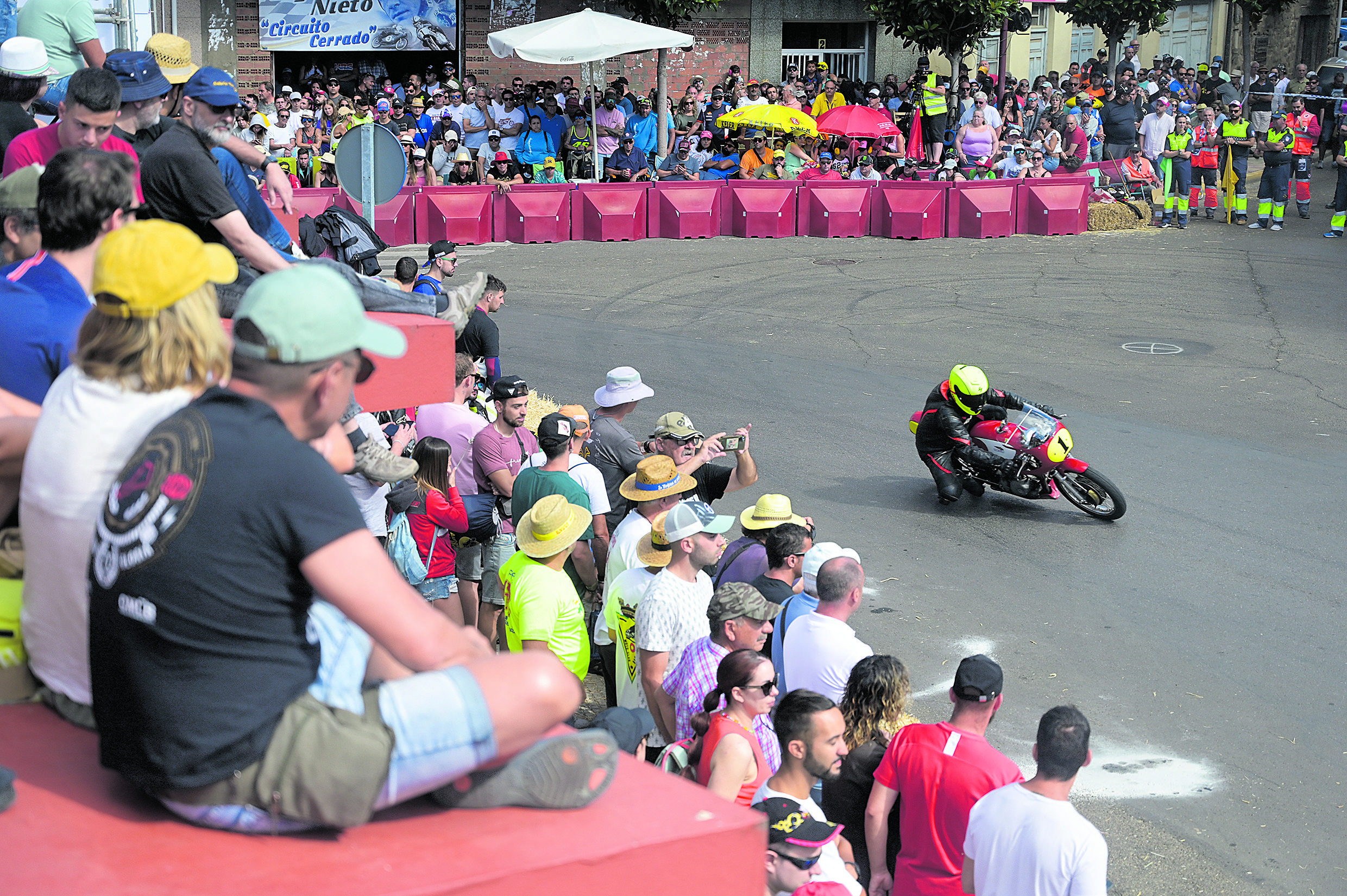 El Gran Premio recibe en La Bañeza cada año en agosto a miles de aficionados procedentes de toda España. | MAURICIO PEÑA